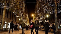 Les Champs Elysées illuminés